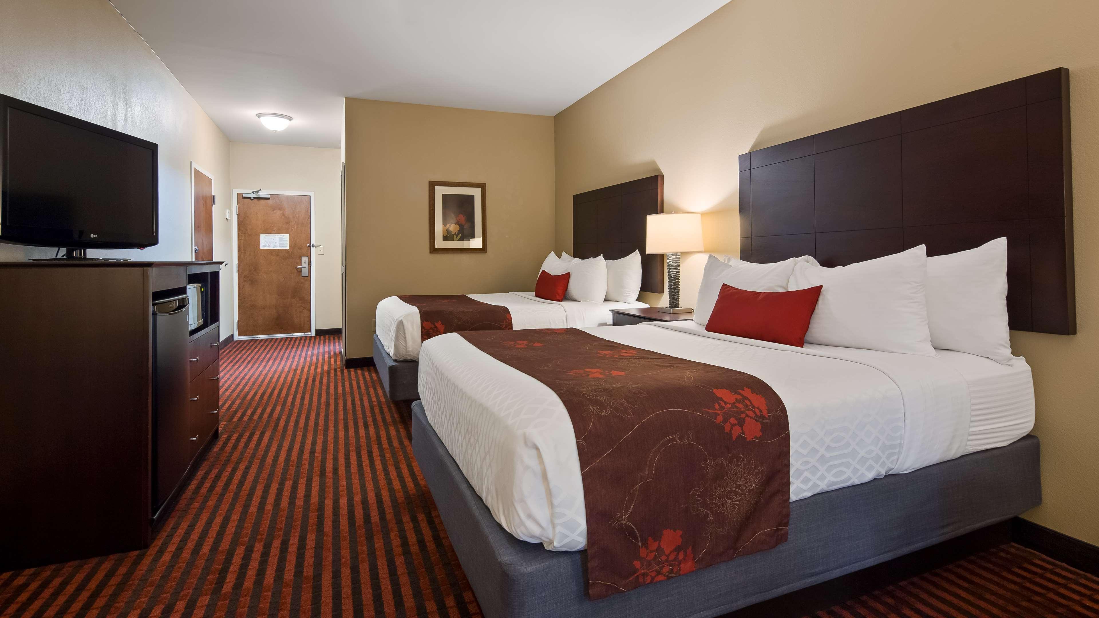 Best Western Plus Louisa Exterior photo
