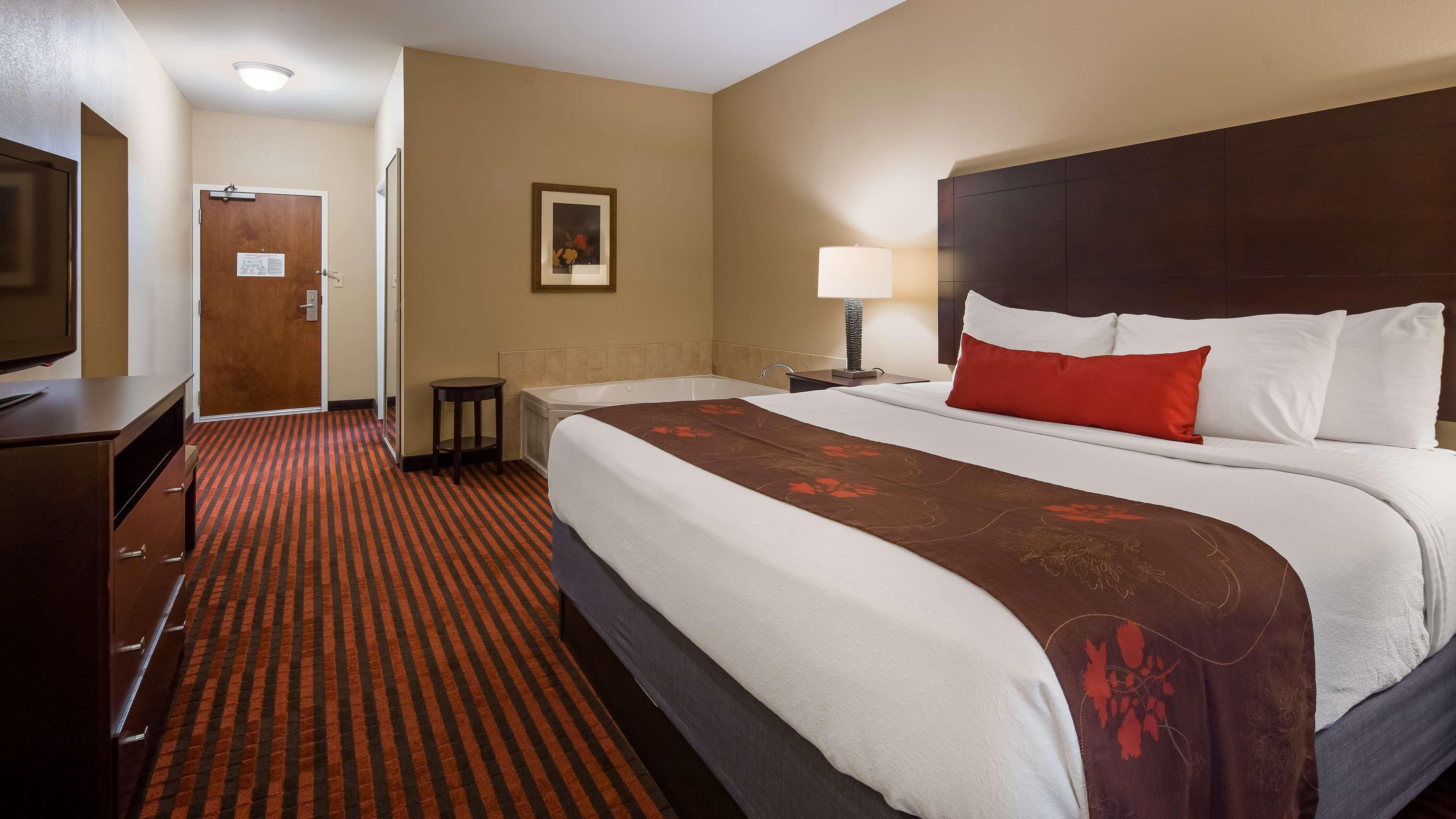 Best Western Plus Louisa Exterior photo