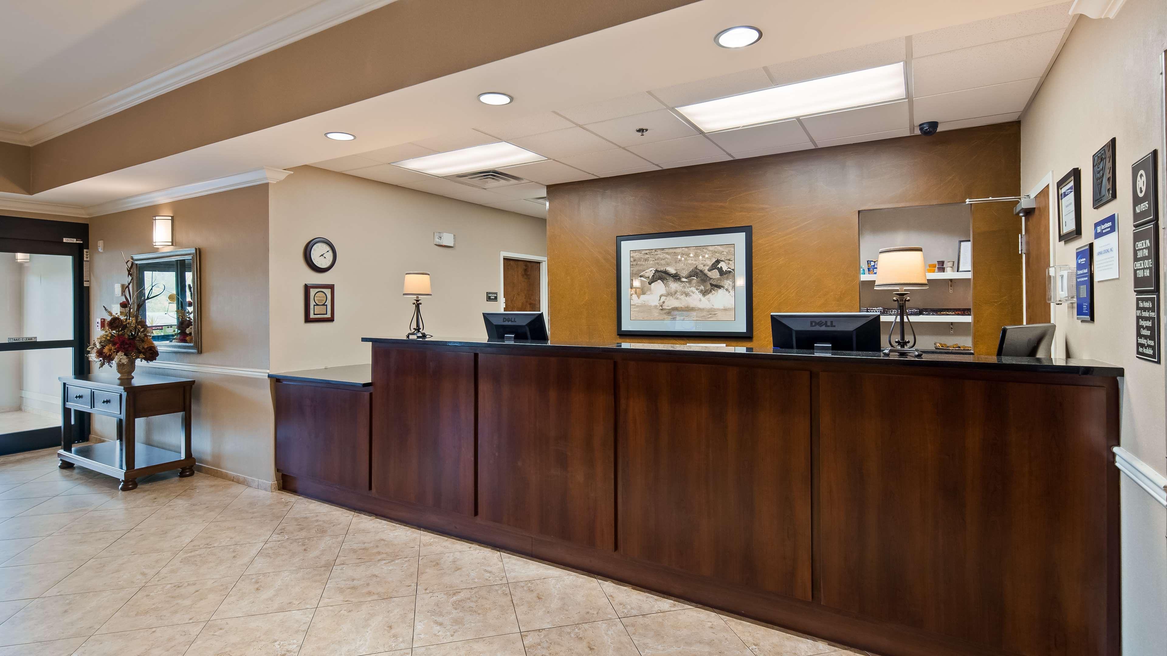 Best Western Plus Louisa Exterior photo