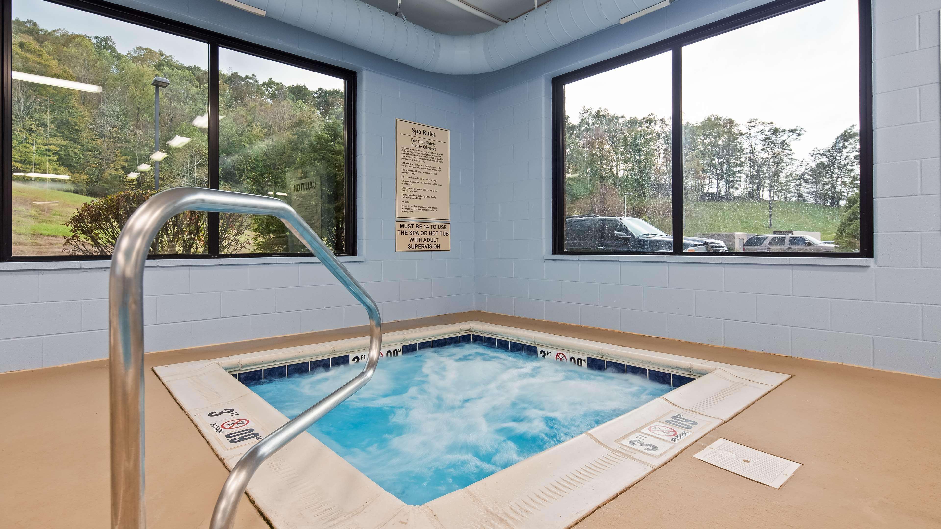 Best Western Plus Louisa Exterior photo