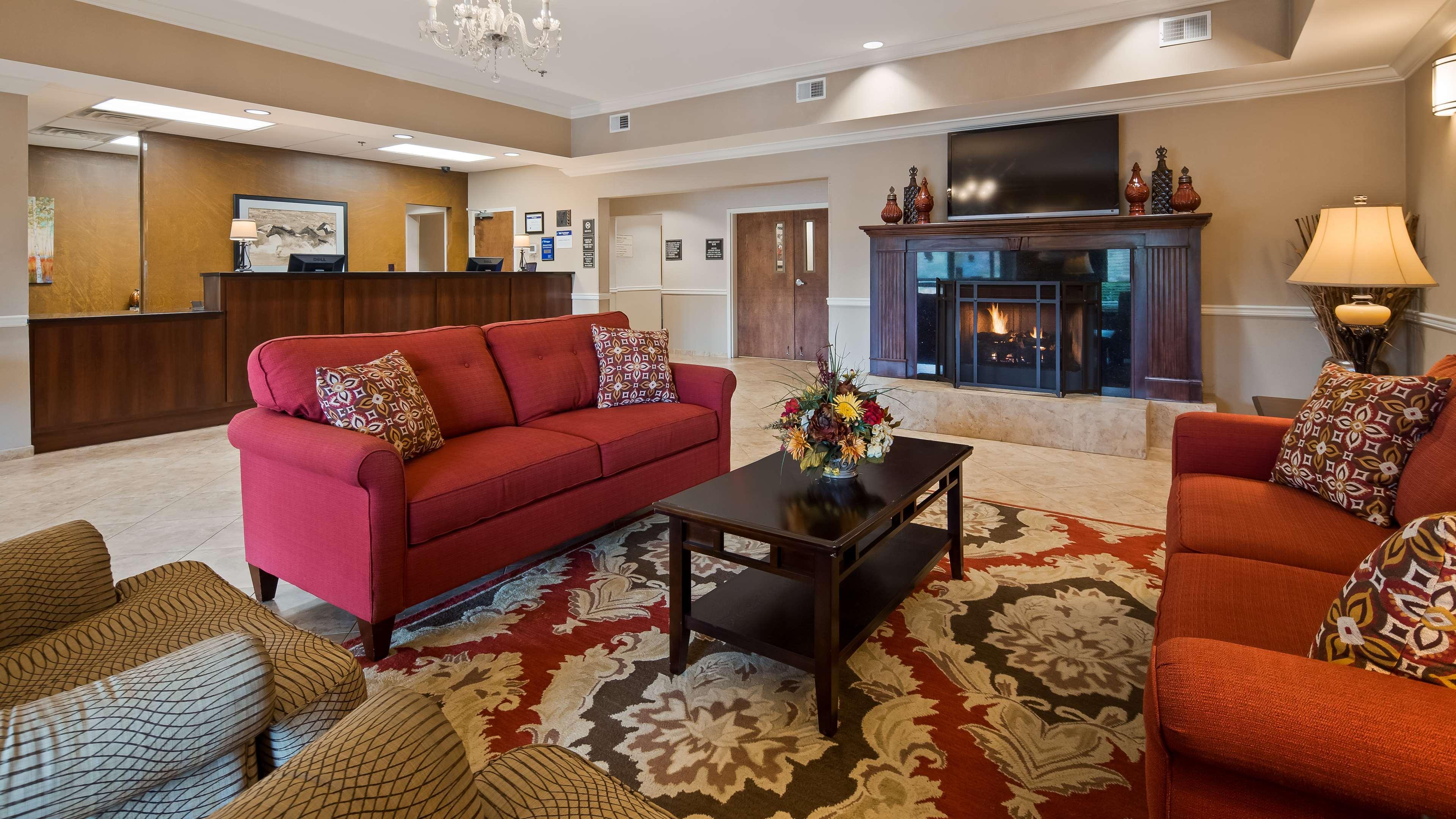 Best Western Plus Louisa Exterior photo