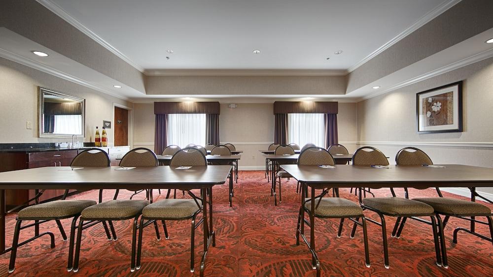 Best Western Plus Louisa Exterior photo